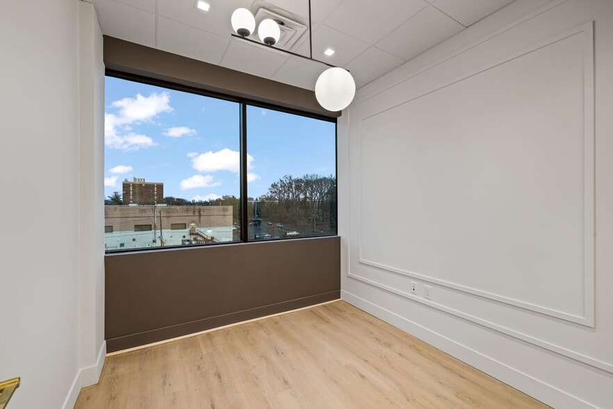 More Photos Of 33 Route 59, Monsey Office For Lease