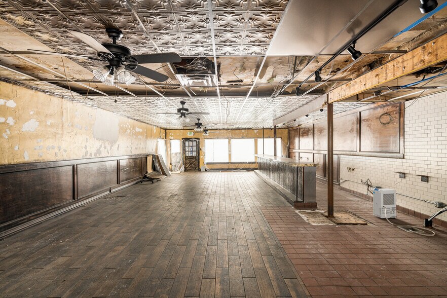 More Photos Of 623 S Anaheim Blvd, Anaheim General Retail For Sale