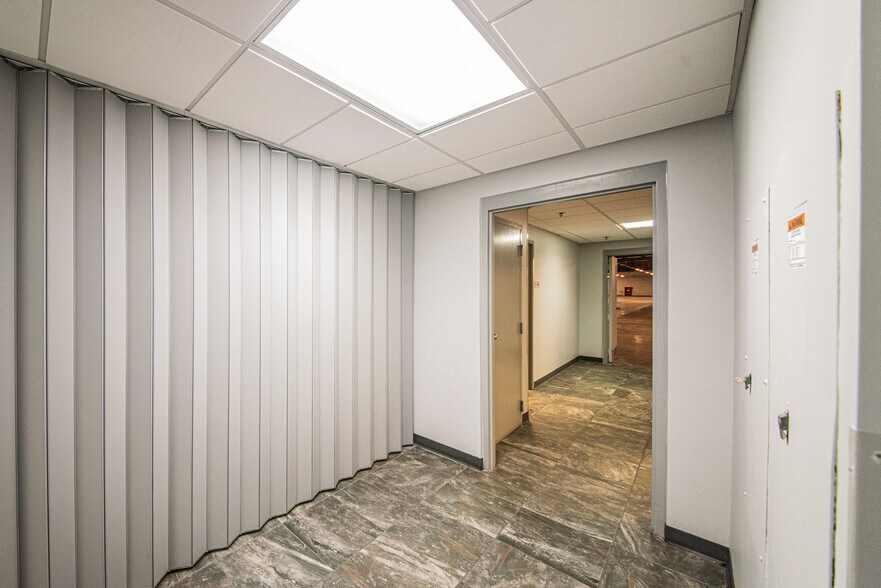 More Photos Of 322 N 3rd St, Paducah Warehouse For Lease