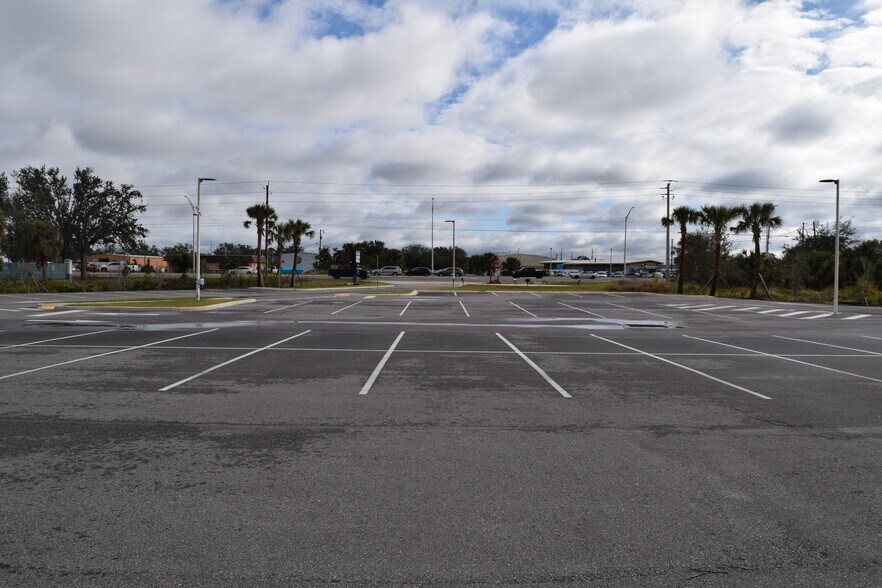 More Photos Of 1280 US Highway 41 Byp S, Venice Auto Dealership For Sale