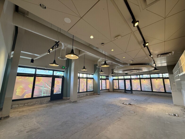 More Photos Of 1235 State St, Santa Barbara Storefront Retail Office For Lease