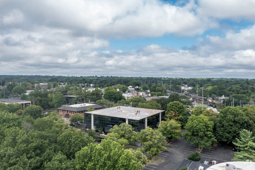 More Photos Of 9 Old Kings Hwy S, Darien Office For Lease