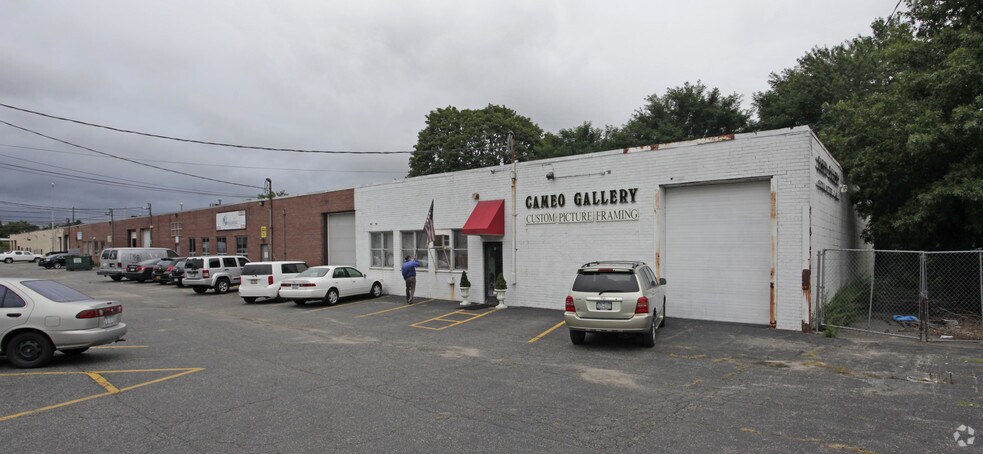 Primary Photo Of 5 Burns Ave, Hicksville Warehouse For Lease