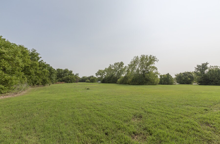 More Photos Of 420 Duncan Perry Rd, Grand Prairie Land For Sale
