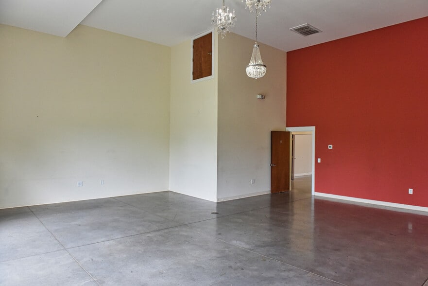 More Photos Of 359 Treeland Dr, Ladson Office For Lease