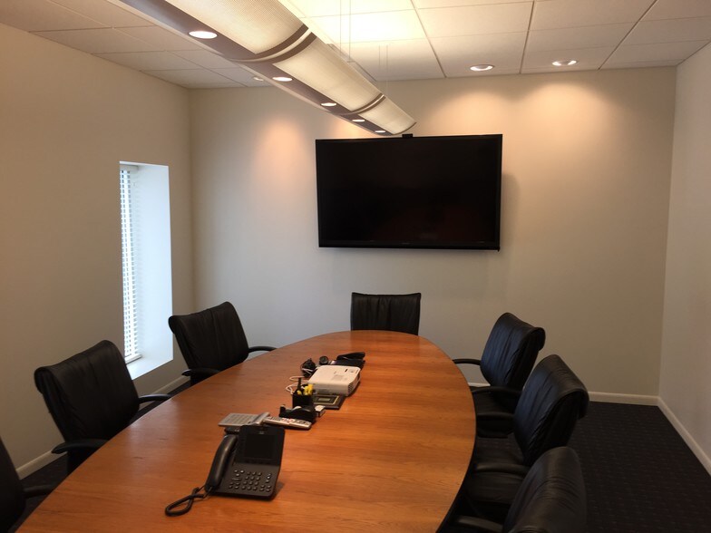 More Photos Of 3515 Lakeshore Dr, Saint Joseph Office For Lease