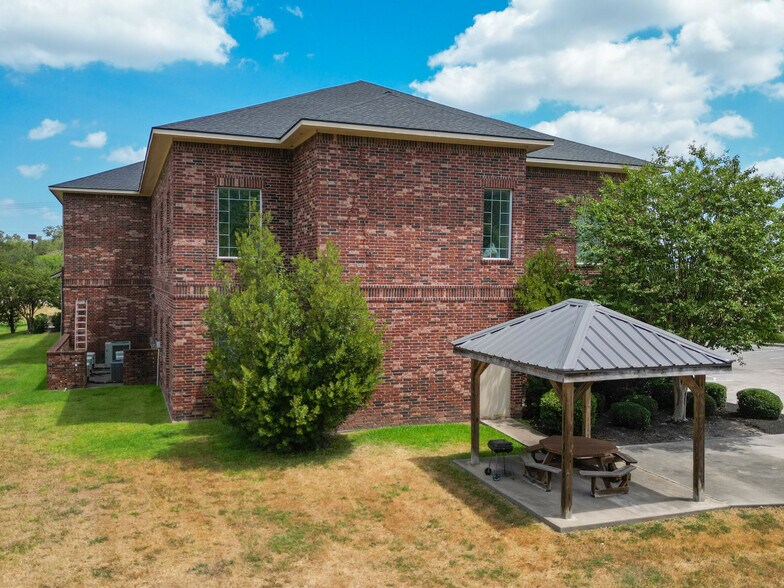 More Photos Of 14729 Highway 105 W, Montgomery Medical For Lease