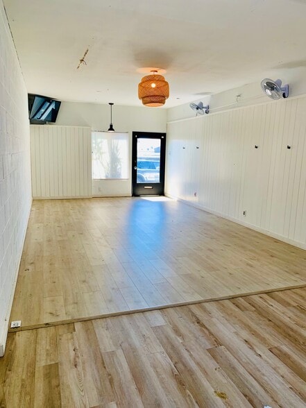 More Photos Of 210 Calle de los Molinos, San Clemente Storefront Retail Office For Lease