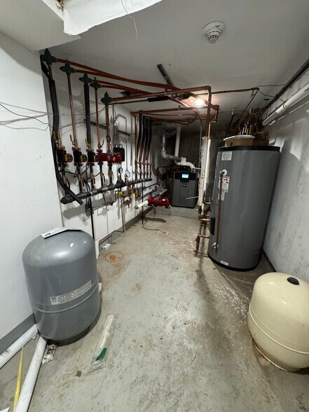 More Photos Of 3573 Laconia Ave, Bronx Apartments For Sale