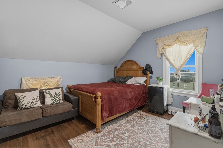 More Photos Of 141 Hunter St, Fall River Apartments For Sale