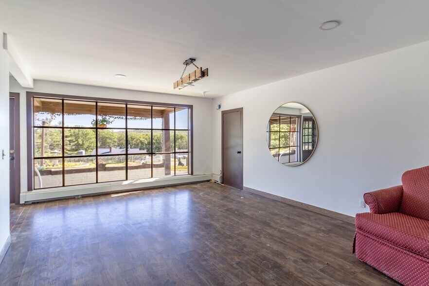 More Photos Of 196 US Route 1, Bucksport Hotel For Sale