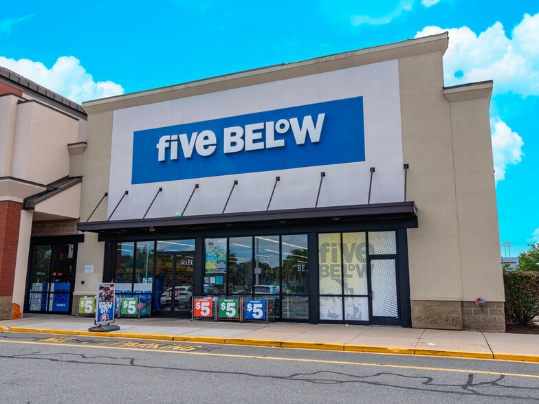 More Photos Of 255 Grossman Dr, Braintree Freestanding For Sale