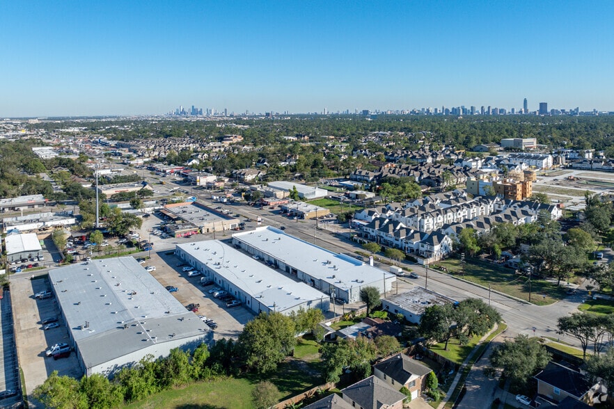 More Photos Of 8700 Long Point Rd, Houston Unknown For Lease