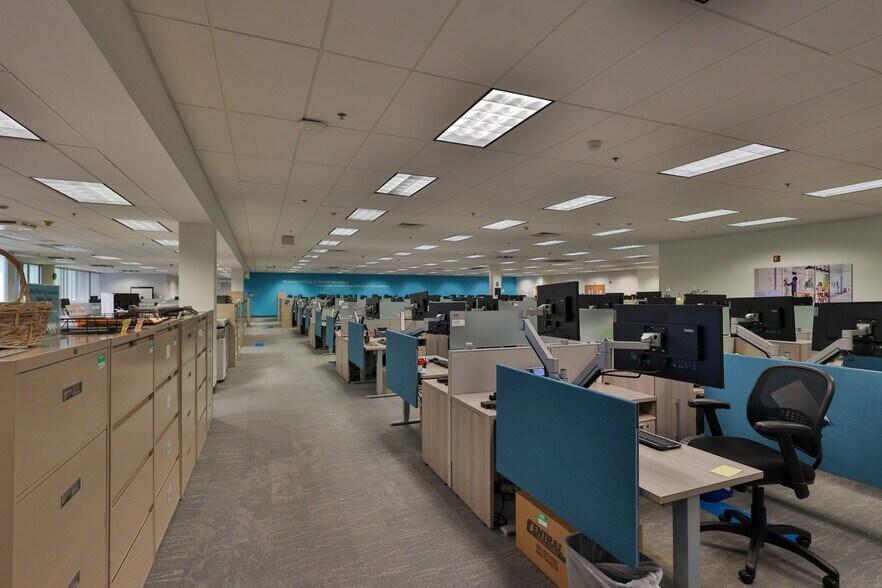 More Photos Of 1525 Valley Center Pky, Bethlehem Unknown For Lease