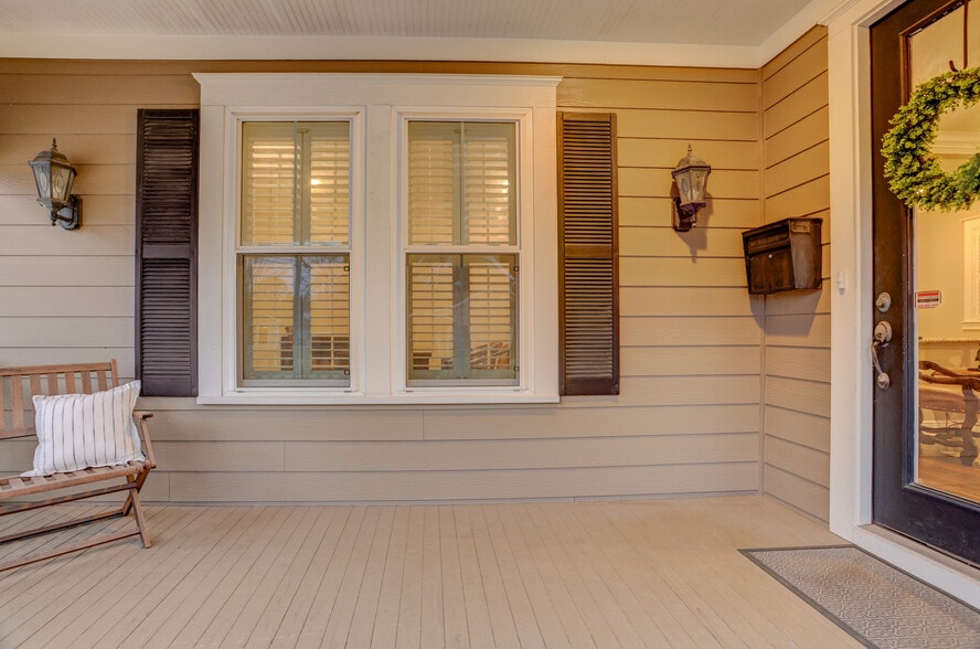 More Photos Of 206 Brooks St, Sugar Land Office Residential For Sale