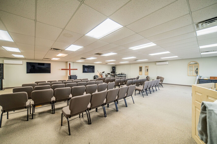 More Photos Of 3530 Park Plaza Rd, Paducah Flex For Lease