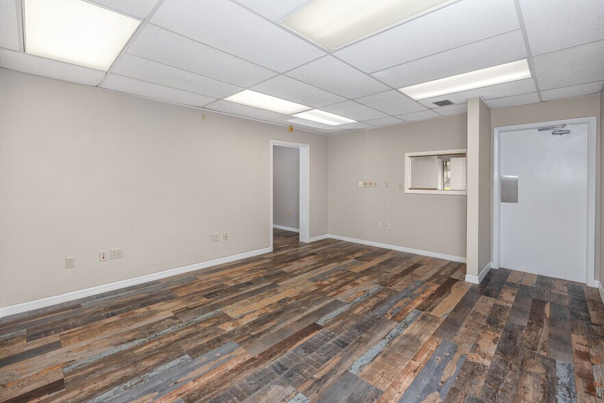 More Photos Of 6449 38th Ave, Saint Petersburg Medical For Lease