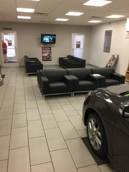More Photos Of 813 S Parkway St, Corinth Auto Dealership For Sale