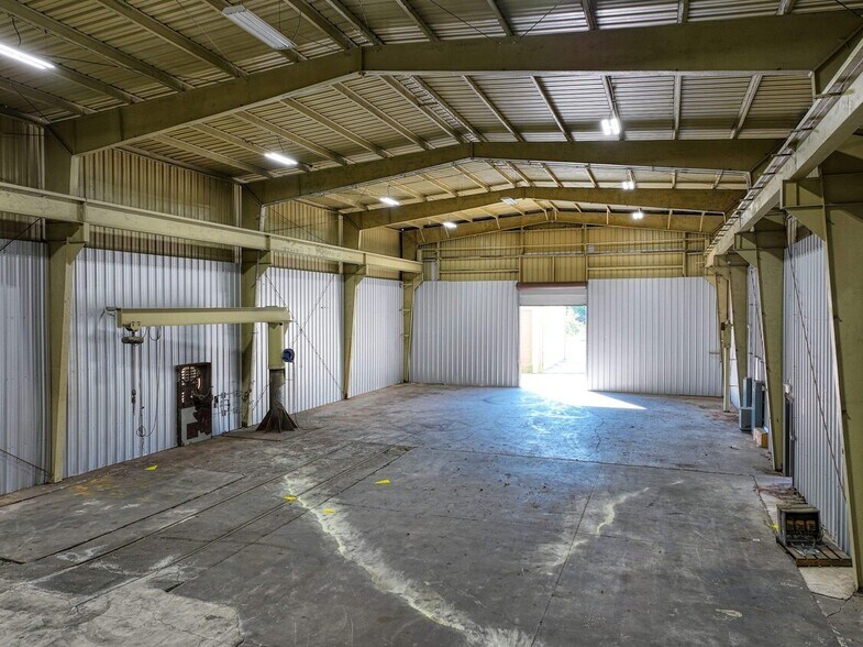 More Photos Of 115 Franklin Rd, Oak Ridge Warehouse For Sale