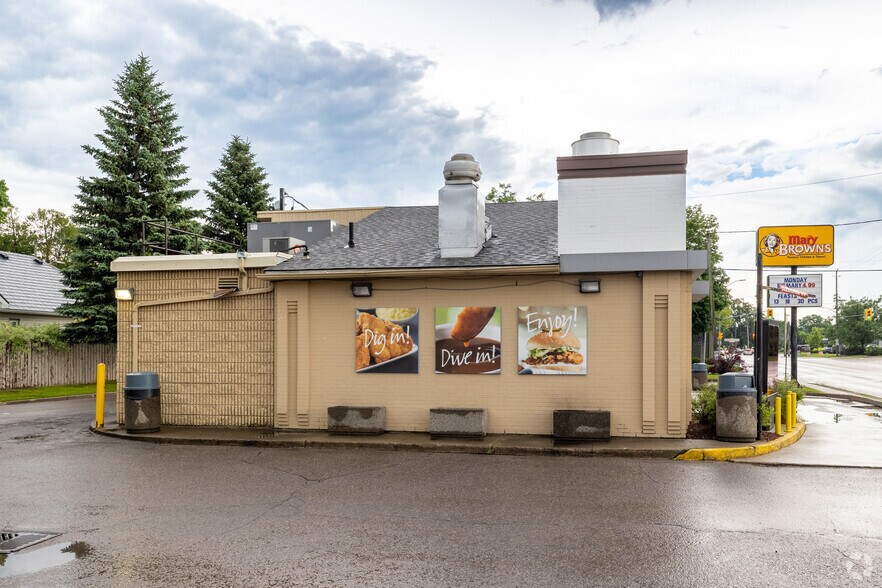 More Photos Of 19 King St S, Alliston Fast Food For Sale
