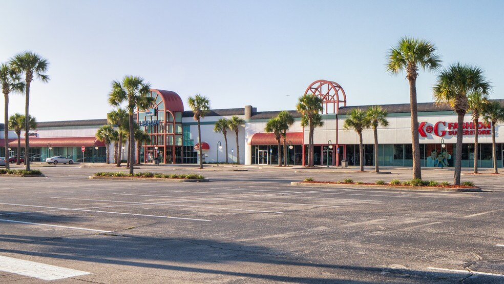 More Photos Of 4600-4678 E Colonial Dr, Orlando General Retail For Lease