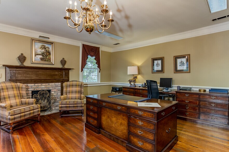 More Photos Of 2606 8th St, Tuscaloosa Office For Sale