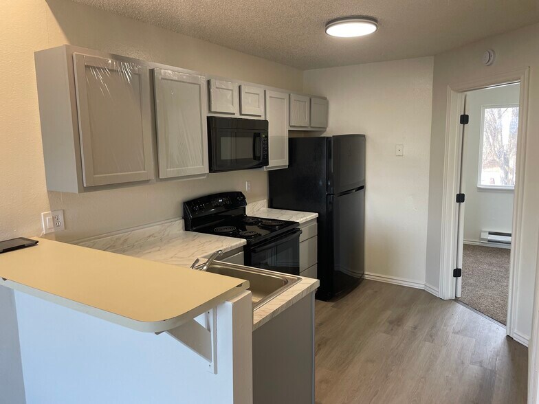 More Photos Of 129 Wellington St, Fountain Apartments For Sale