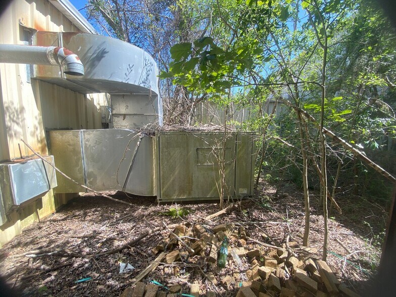 More Photos Of 422 Bay St, Heidelberg Manufacturing For Lease