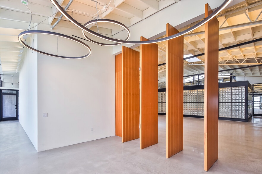 More Photos Of 301 S Flower St, Burbank Warehouse For Sale