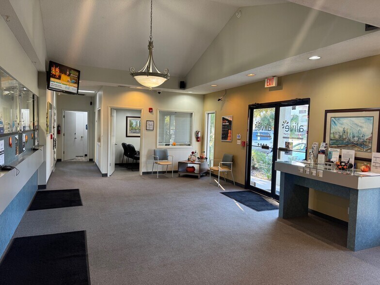More Photos Of 6131 Atlantic Blvd, Jacksonville Bank For Lease