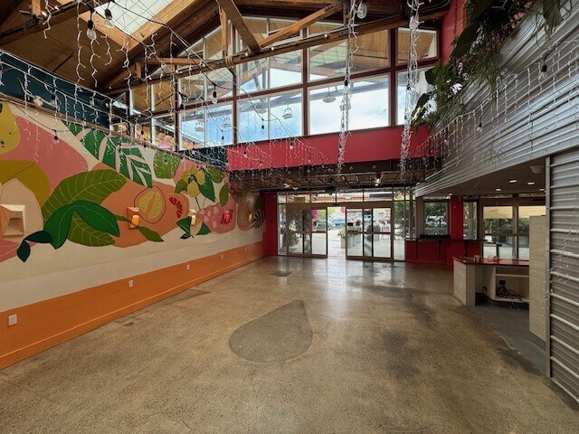 More Photos Of 3770 Piedmont Ave, Oakland Restaurant For Lease