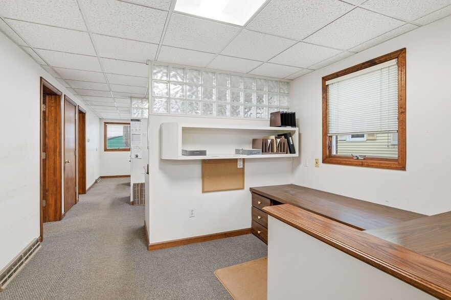 More Photos Of 641 Grattan St, Chicopee Office For Lease