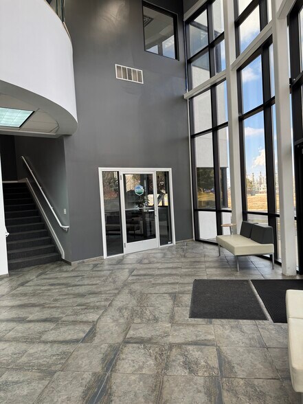 More Photos Of 707 W 700 S, Woods Cross Office For Lease