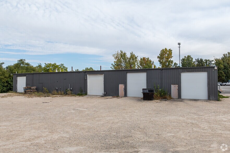 More Photos Of 4240 Lisa Dr, Tipp City Warehouse For Lease