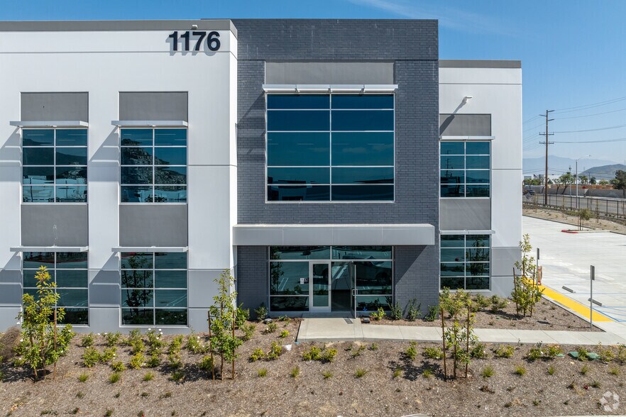 More Photos Of 12340 Agua Mansa Rd, Jurupa Valley Distribution For Lease