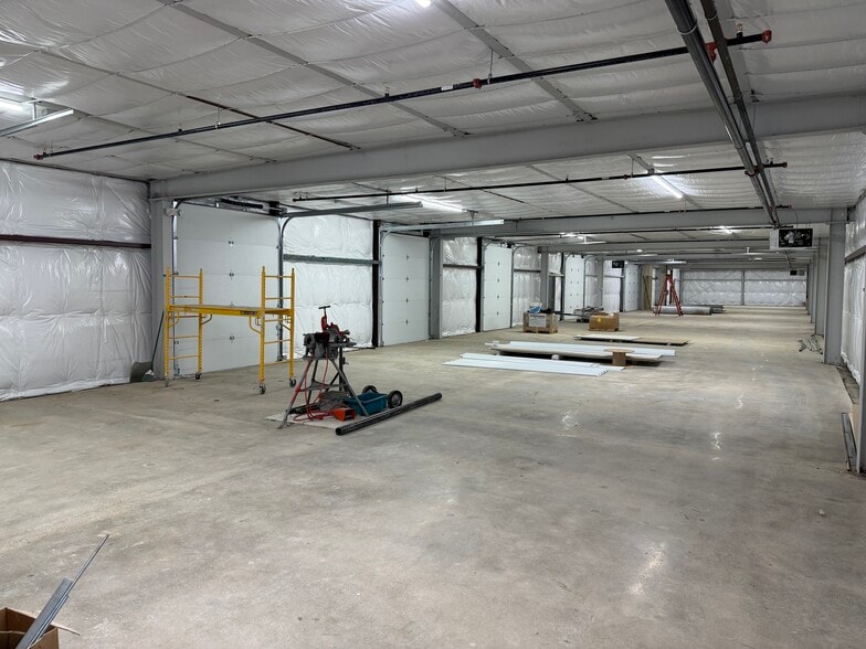 More Photos Of 325 Harmon Ave, Lebanon Industrial For Lease
