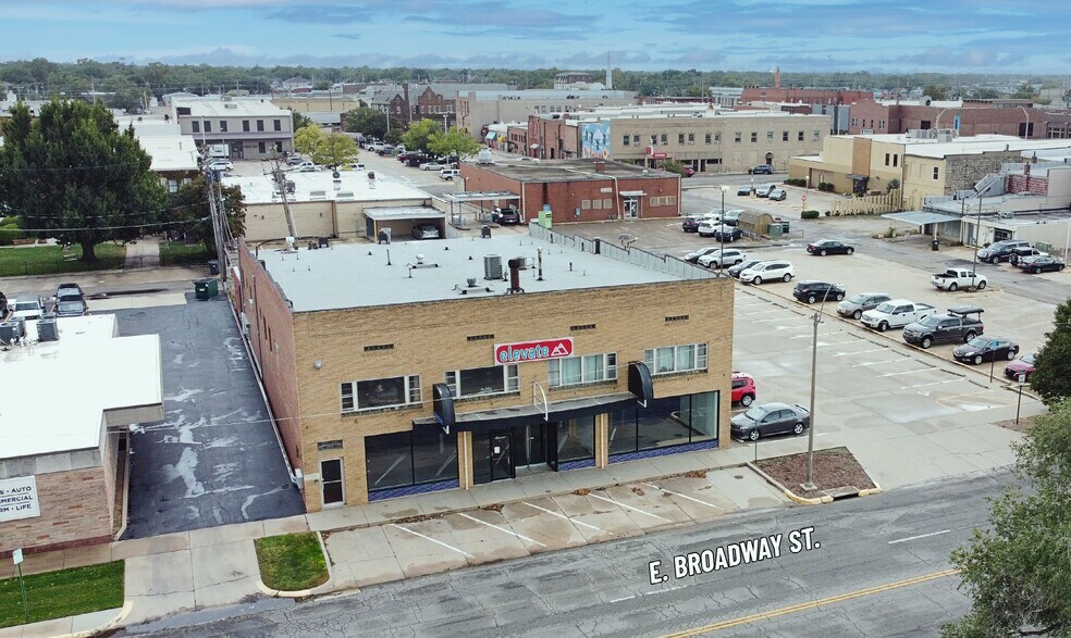 Primary Photo Of 123 E Broadway St, Newton Apartments For Lease