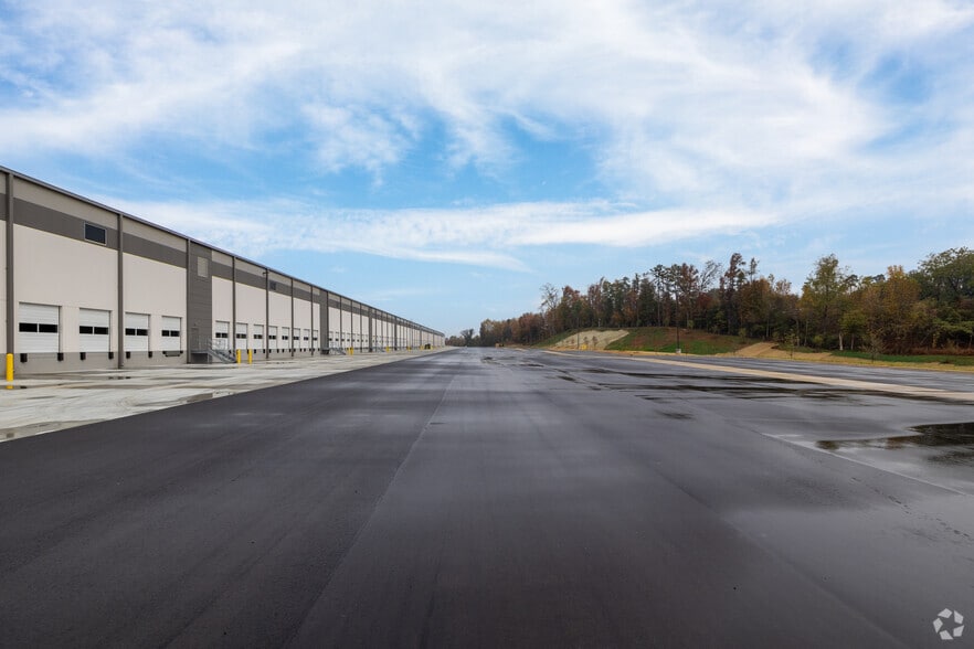 More Photos Of 8301 Old Dowd Rd, Charlotte Industrial For Lease