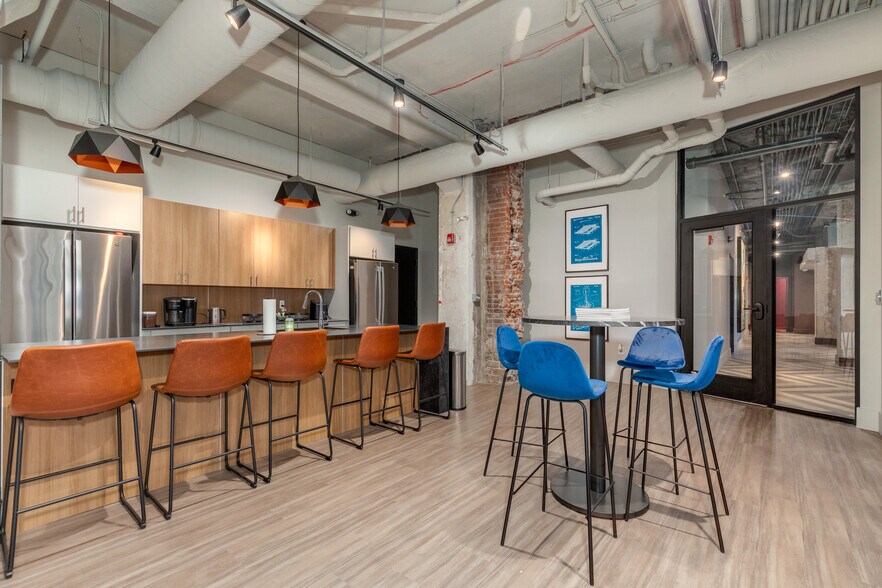 More Photos Of 2650 Locust St, Saint Louis Apartments For Lease