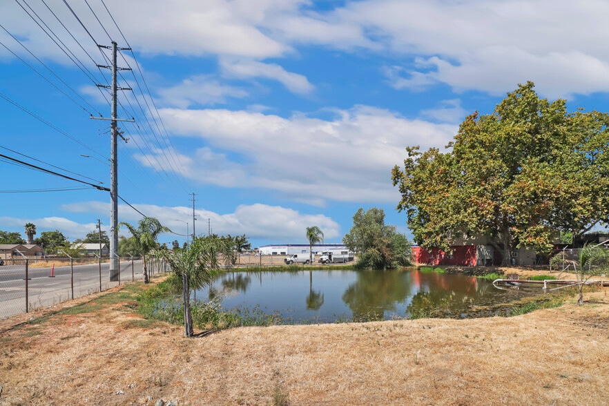 More Photos Of 8989 Elder Creek Rd, Sacramento Contractor Storage Yard For Sale
