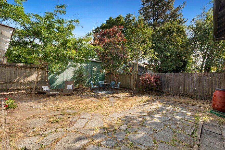 More Photos Of 410 N 46th St, Seattle Apartments For Sale
