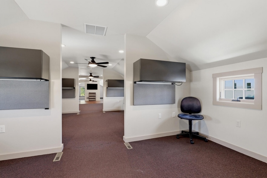 More Photos Of 517 Monroe St, Sheboygan Falls Office For Sale