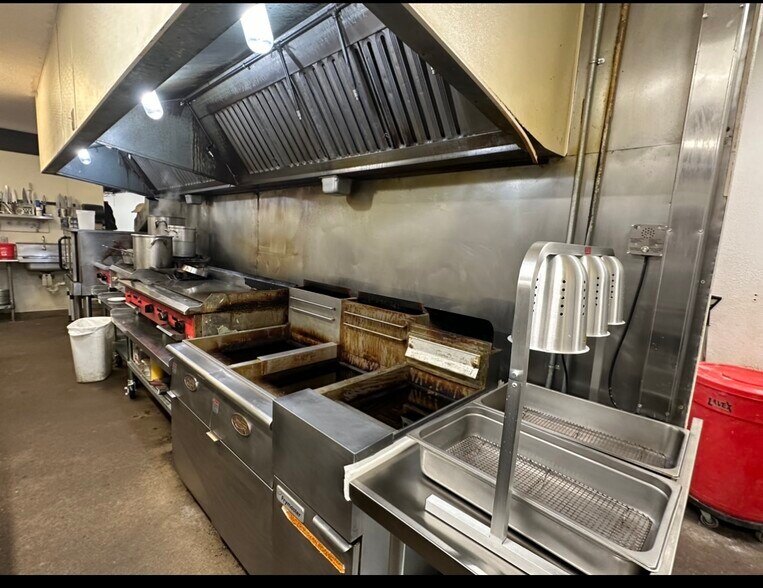 More Photos Of 524 S Dawson St, Meeker General Retail For Sale