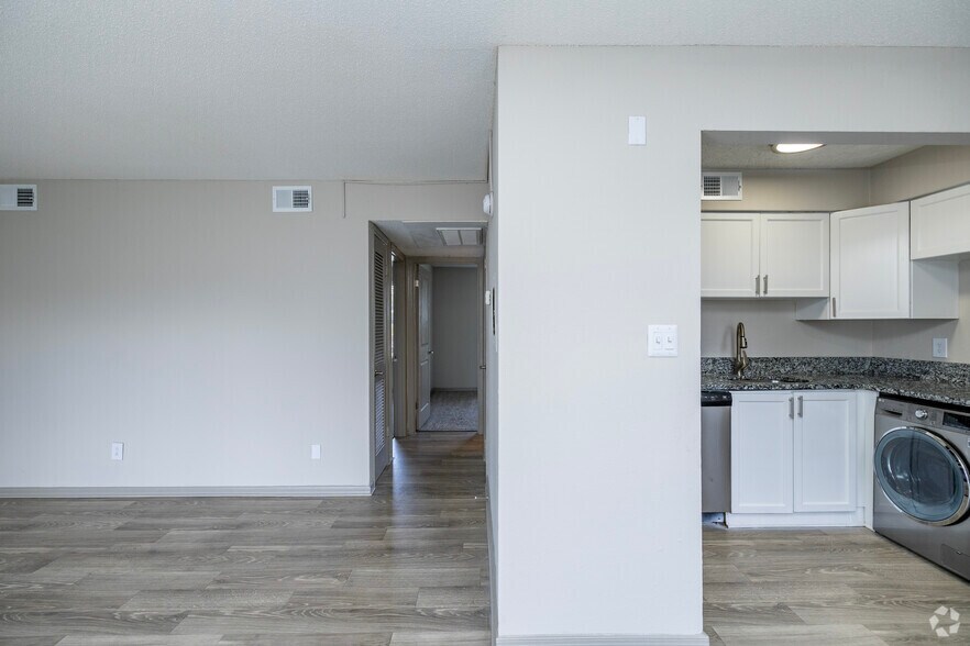 More Photos Of 6900 Concord Dr, Tampa Apartments For Sale