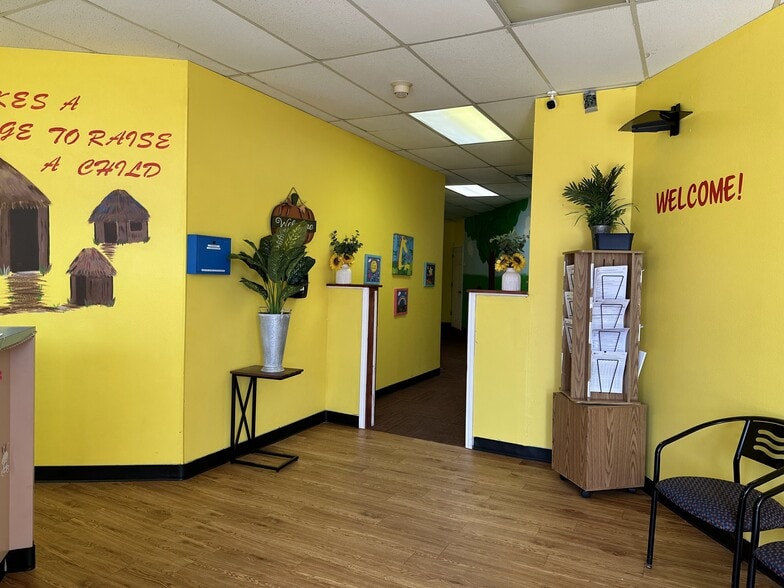 More Photos Of 5747-5757 Samuell Blvd, Dallas Unknown For Lease