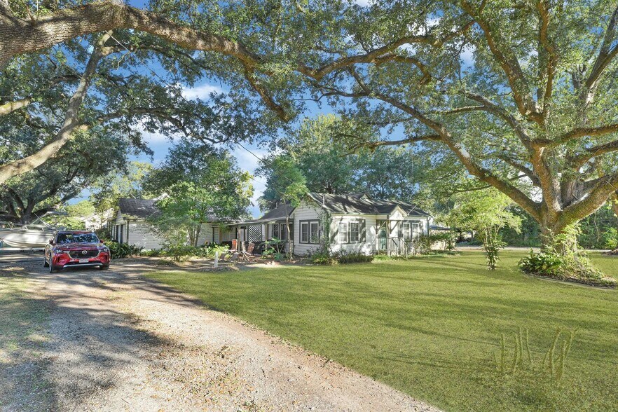 More Photos Of 404 W 3rd St, League City Manufactured Housing Mobile Home Park For Sale