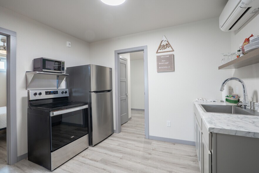 More Photos Of 632 Mount Rushmore Rd, Custer Specialty For Sale