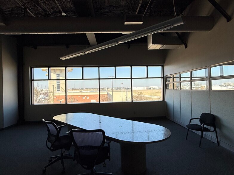 More Photos Of 15900 Dooley Rd, Addison Office For Lease