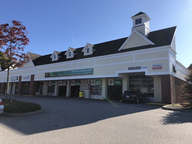 More Photos Of 203-267 Kennedy Dr, Putnam Unknown For Lease