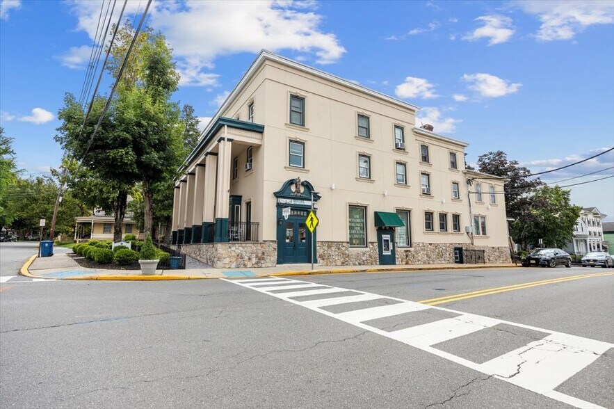 More Photos Of 5 Leigh St, Clinton Township Office For Lease